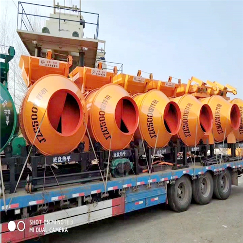 滾筒(tong)攪拌機 